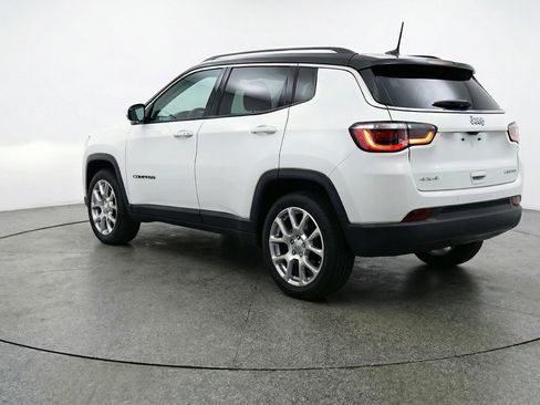 Used 2025 Jeep Compass Limited image 6