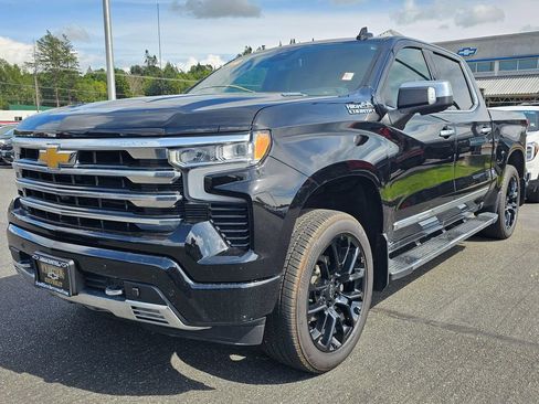 Used 2024 Chevrolet Silverado 1500 High Country AWD/4WD image 7