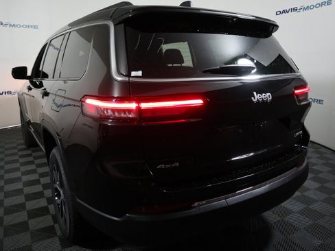 New 2025 Jeep Grand Cherokee L Limited w/ Luxury Tech Group II AWD/4WD image 9