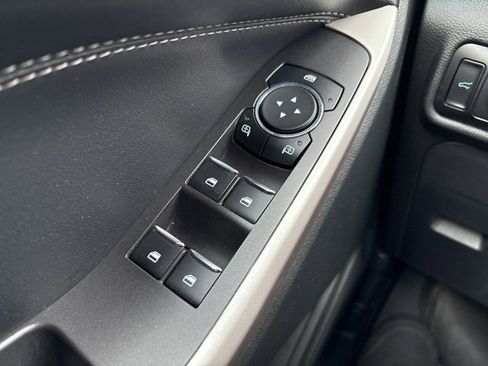 Used 2023 Ford Explorer XLT image 18