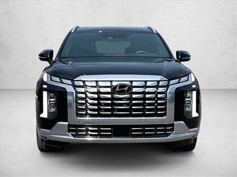 Used 2025 Hyundai Palisade Calligraphy FWD image 3