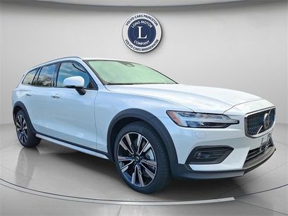 New 2026 Volvo V60 B5 Cross Country Ultra w/ Protection Package Premier