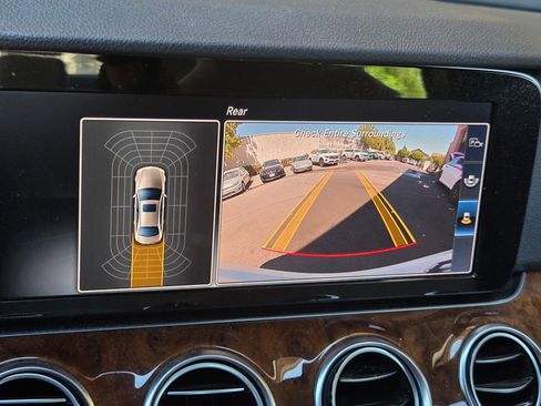 Used 2017 Mercedes-Benz E 300 image 18