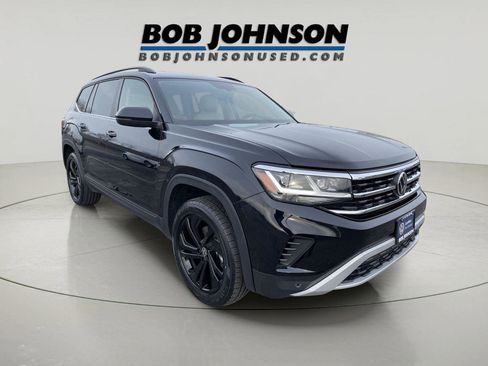 Used 2023 Volkswagen Atlas SE w/ Black Wheel Package image 1