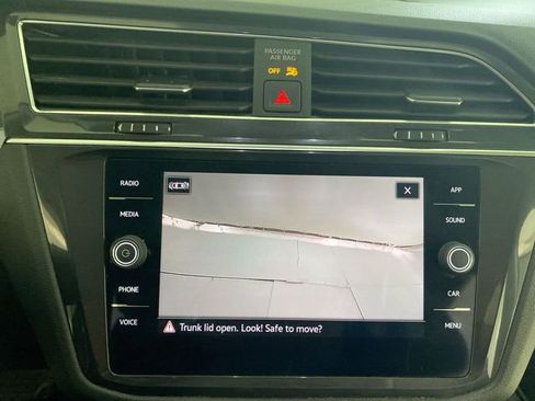 Used 2022 Volkswagen Tiguan SE FWD image 42