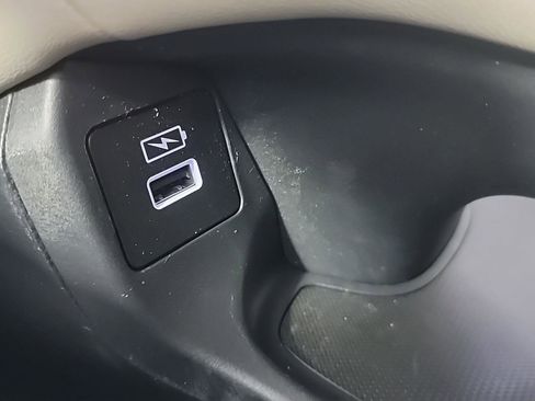 Certified 2023 Honda HR-V LX image 32