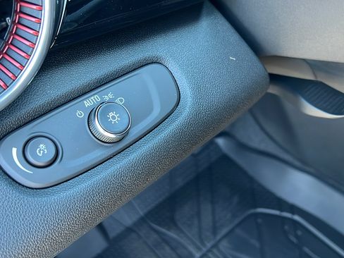 New 2026 Chevrolet Trax RS w/ Sunroof Package image 28