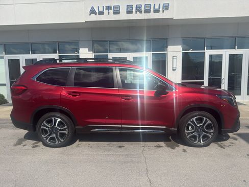 Used 2026 Subaru Ascent Limited AWD/4WD image 2