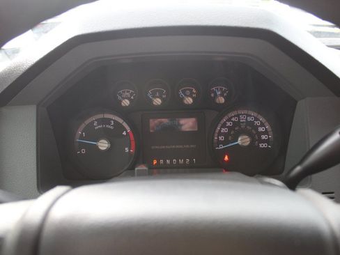 Used 2014 Ford F550 4x4 Regular Cab Super Duty image 16
