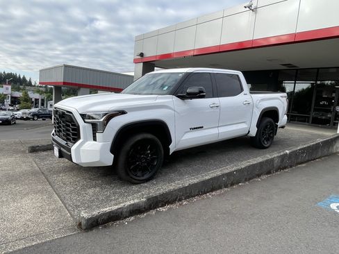 Used 2025 Toyota Tundra Limited w/ TRD Off-Road Package AWD/4WD image 4