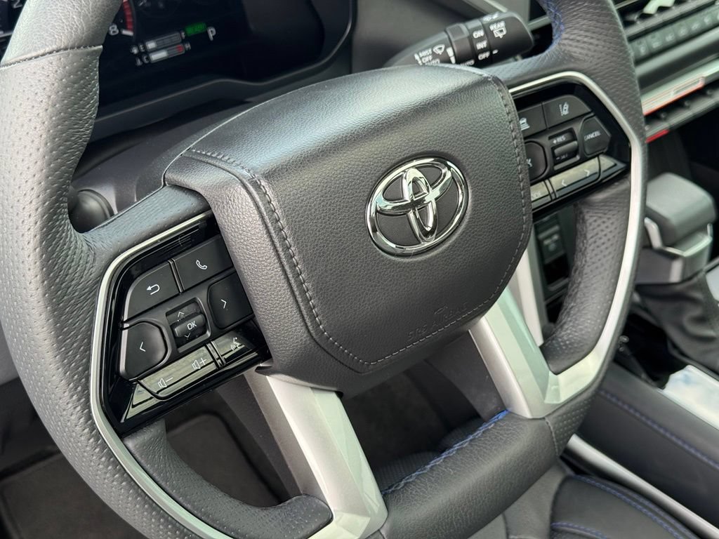 Used 2025 Toyota Sequoia Platinum AWD/4WD image 17