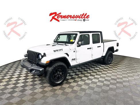 Used 2022 Jeep Gladiator Willys image 3