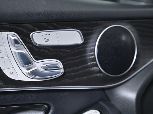 Used 2018 Mercedes-Benz GLC 300 4MATIC image 24