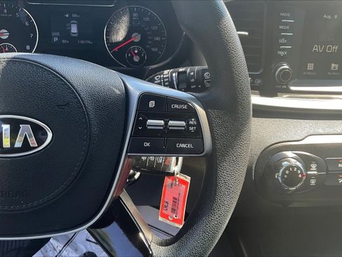 Used 2019 Kia Sorento AWD image 12