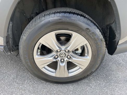 Used 2023 Toyota RAV4 XLE FWD image 10