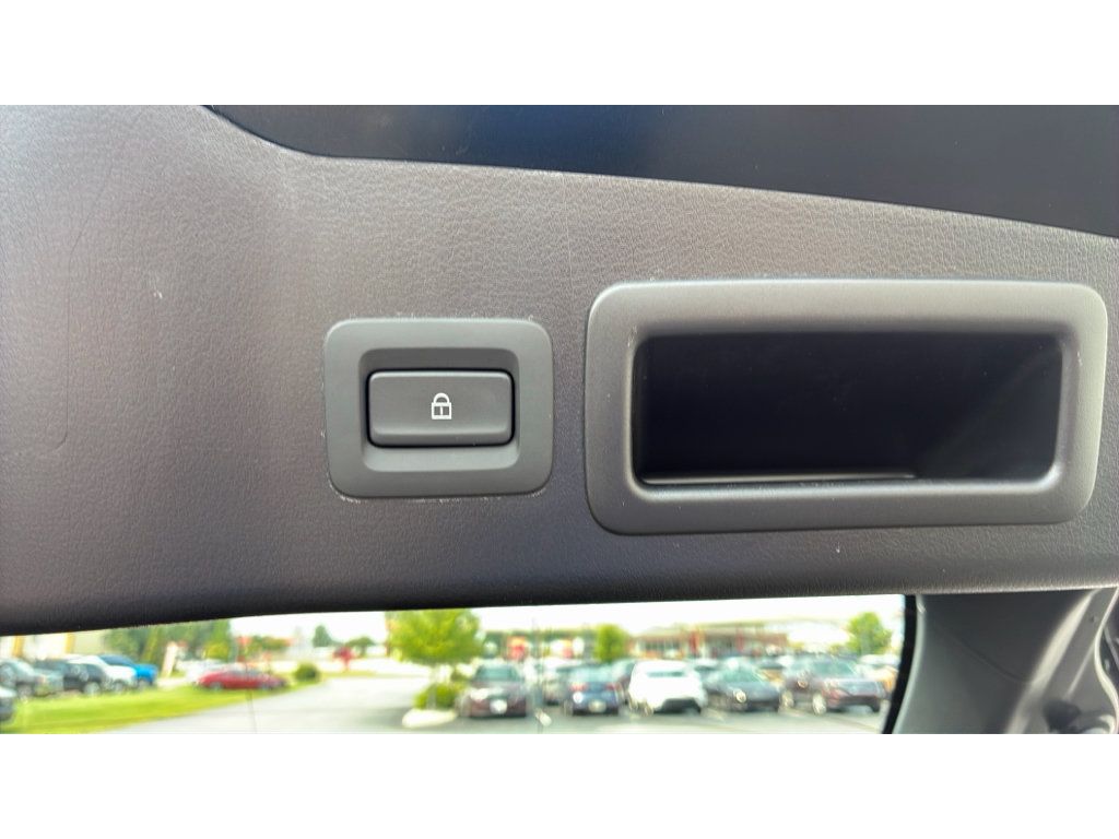 Used 2024 MAZDA MAZDA3 s FWD image 10
