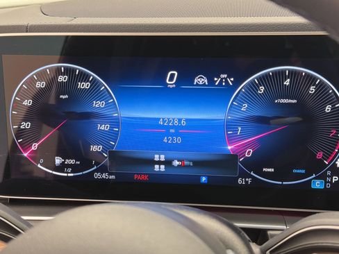 Used 2025 Mercedes-Benz GLS 450 4MATIC image 18