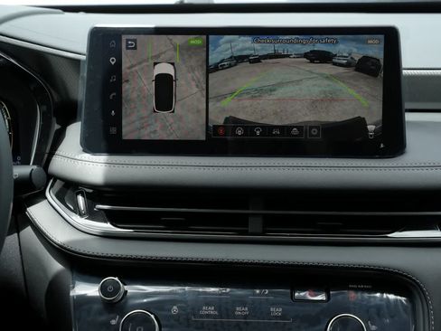 New 2027 INFINITI QX60 Luxe FWD image 14