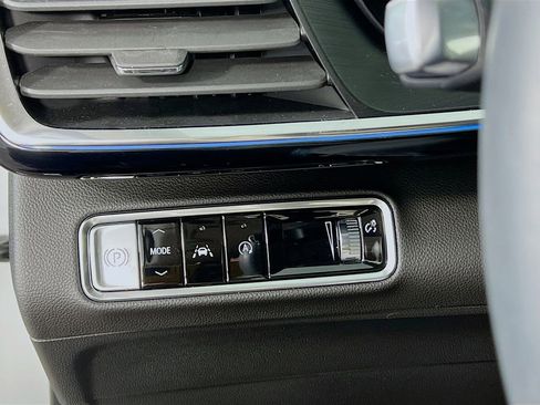 Certified 2024 Buick Envision Preferred image 9