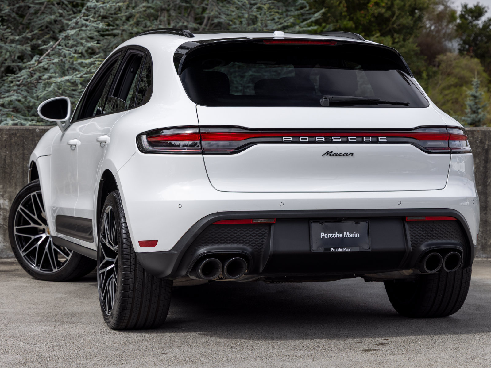 Used 2026 Porsche Macan AWD/4WD image 3