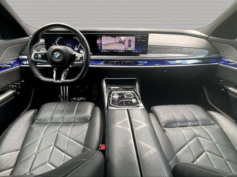 Used 2024 BMW 740i RWD image 7