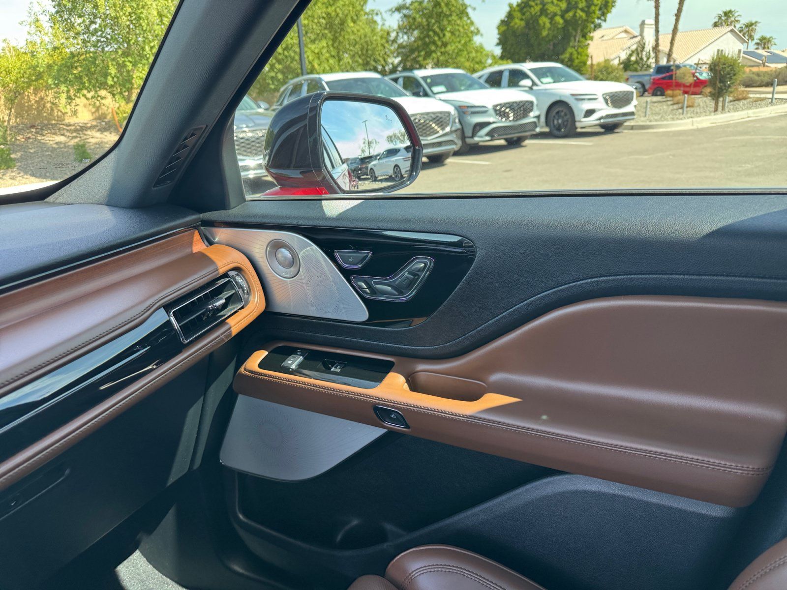 Used 2020 Lincoln Aviator Reserve w/ Equipment Group 201A AWD/4WD image 16