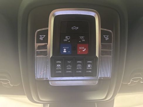 Used 2022 RAM 1500 Limited AWD/4WD image 14