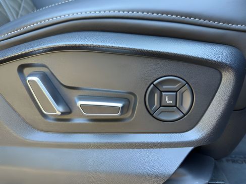 Used 2026 Audi SQ8 Prestige w/ Prestige Package AWD/4WD image 40