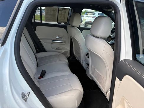 Used 2025 Mercedes-Benz GLA 250 4MATIC image 48