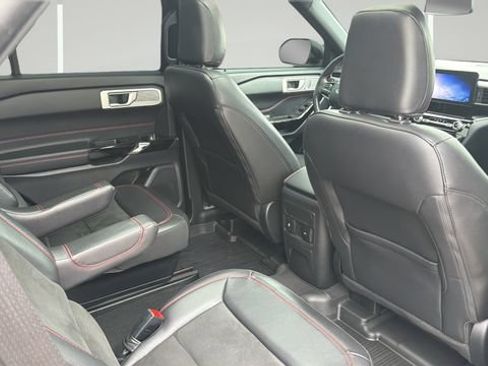 Used 2022 Ford Explorer ST-Line AWD/4WD image 12
