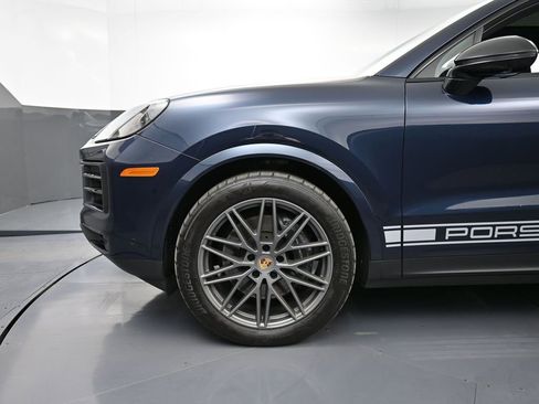Certified 2024 Porsche Cayenne Coupe image 12