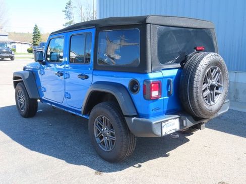 Used 2024 Jeep Wrangler Unlimited Sport AWD/4WD image 9