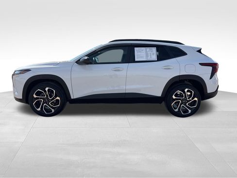 Certified 2024 Chevrolet Trax RS w/ Sunroof Package image 2