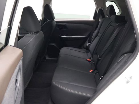 Used 2023 Nissan Rogue S AWD/4WD image 19