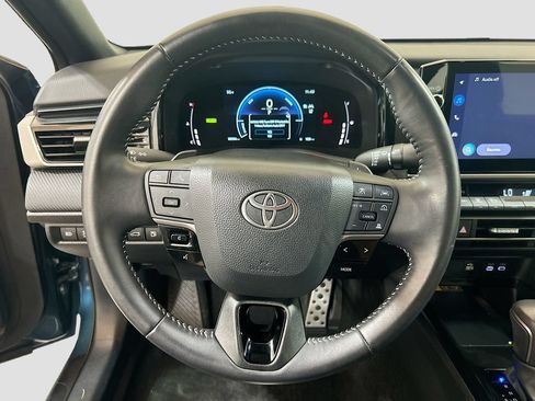 Used 2025 Toyota Camry SE w/ Multimedia Upgrade Package FWD image 9