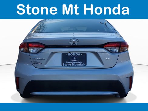 Used 2022 Toyota Corolla LE image 5