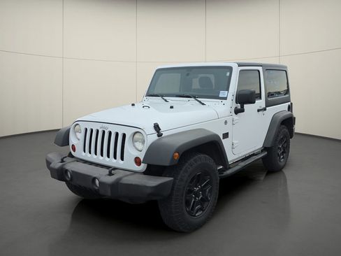 Used 2013 Jeep Wrangler Sport w/ Connectivity Group AWD/4WD image 4