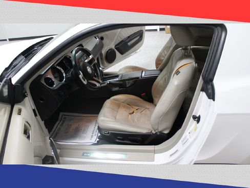 Used 2010 Ford Mustang Premium image 11