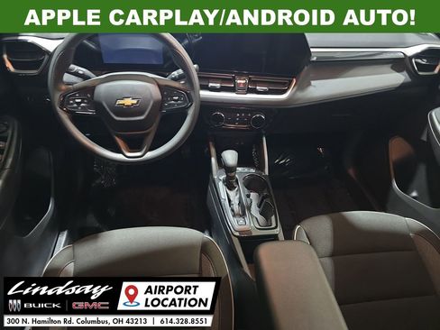 Used 2025 Chevrolet TrailBlazer LT image 2