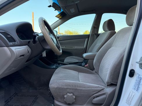 Used 2002 Toyota Camry LE image 9