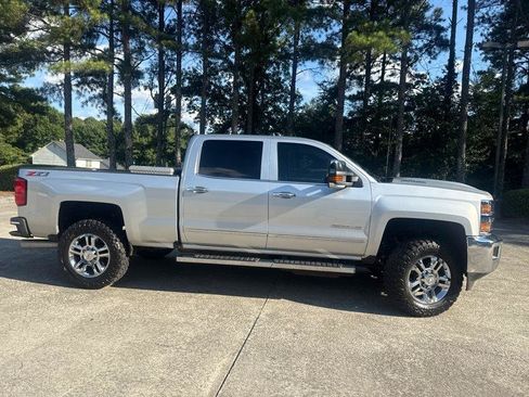 Used 2018 Chevrolet Silverado 2500 LTZ w/ Duramax Plus Package AWD/4WD image 4