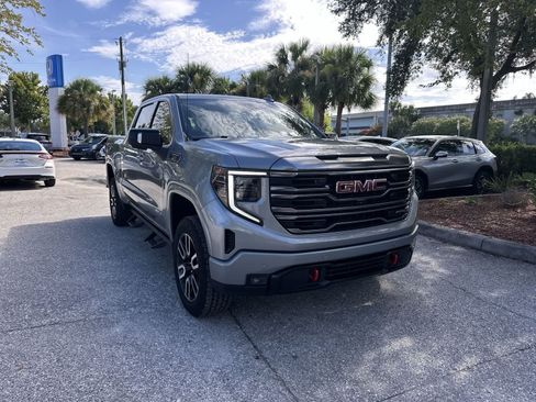 Used 2024 GMC Sierra 1500 AT4 w/ Technology Package AWD/4WD image 7