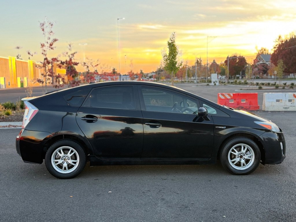 Used 2011 Toyota Prius Two FWD image 2