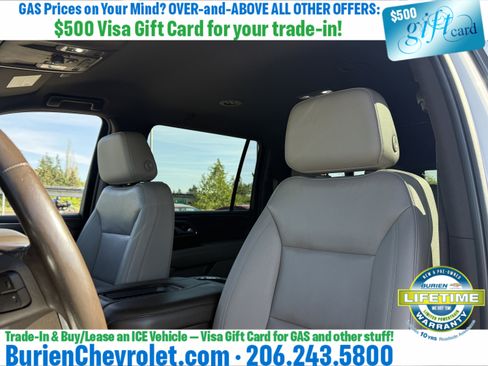 Used 2022 Chevrolet Suburban Z71 w/ Luxury Package AWD/4WD image 10