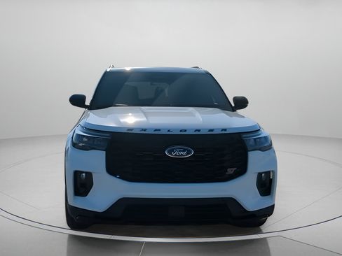 New 2026 Ford Explorer ST RWD image 8