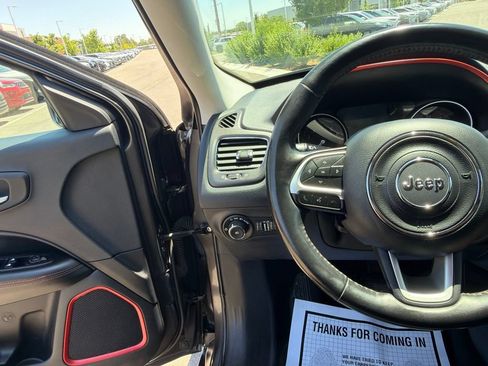 Used 2019 Jeep Compass Trailhawk w/ Leather Interior Group AWD/4WD image 26
