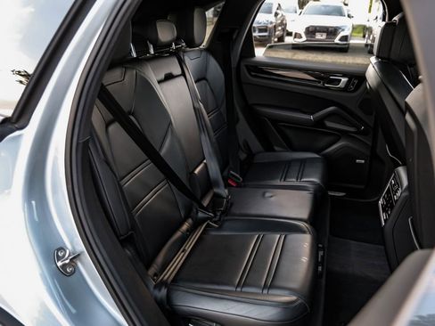 Used 2021 Porsche Cayenne image 39