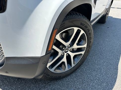 Used 2020 Land Rover Defender 110 SE image 10