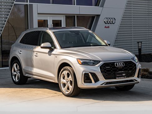 Certified 2023 Audi Q5 2.0T Premium Plus AWD/4WD image 2