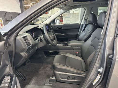 New 2026 Nissan Pathfinder SL AWD/4WD image 11